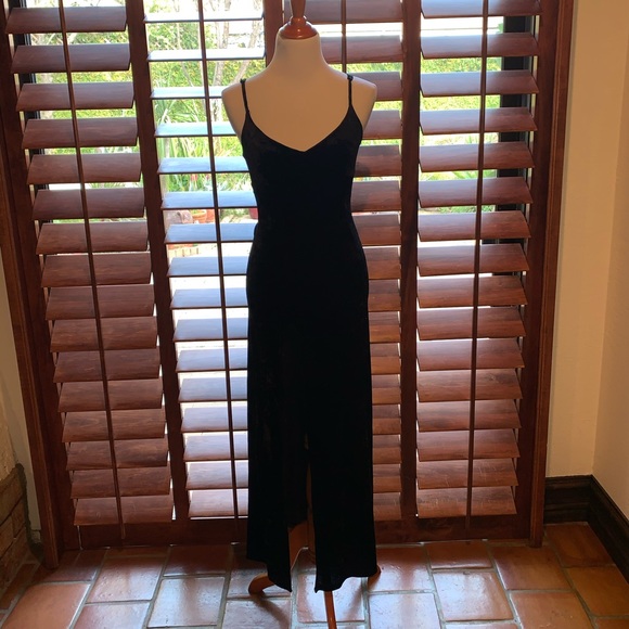 Forever 21 Dresses & Skirts - Forever 21 Velvet leg slit Maxi